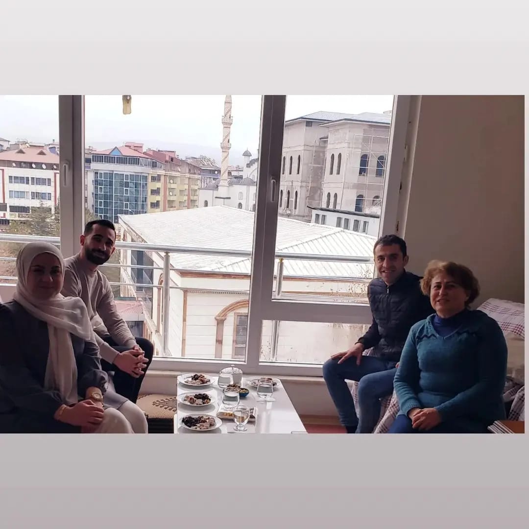 KarakocanAk's tweet photo. Gençlik Kolları Başkanımız @GorguluYahya , Kadın Kolları Başkanımız Fatma Bal ile birlikte Çalışan Gazeteciler Günü münasebeti ile Karakoçan Haber Gazetesi sahibi Sn. Nursel Şengezer Hanımı ziyerette bulundu .
@eyupkadirinan 
@avyusufibis 
@emreburakkurum 
@korayadsiz https://t.co/TfgTLqMepC