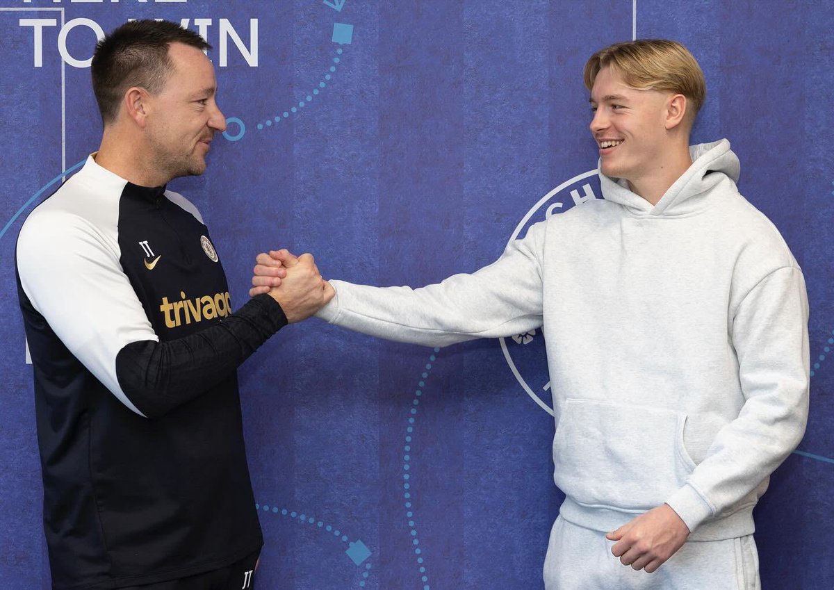 FabrizioRomano's tweet photo. 🔵🏴󠁧󠁢󠁥󠁮󠁧󠁿 Frankie Runham has signed his first professional contract with Chelsea. 

The attacking midfielder has been in the academy for 10 years — highly thought of at Cobham. Another top talent produced at Chelsea. https://t.co/OflQ8YKnhh