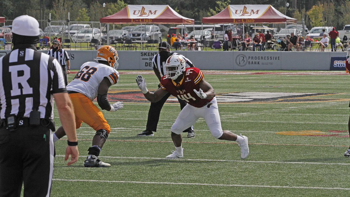 MikeHammett_'s tweet photo. This week's Warhawk Authority podcast comes out later this afternoon and will feature an interview with former @ULM_FB (and @ULM_MBB) player @tylan1014 on his NFL debut last Sunday with the Chargers. Congrats Ty! https://t.co/RKW223m00Y