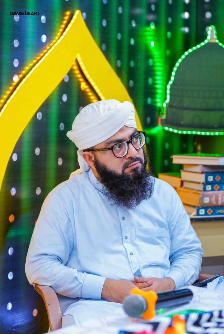 Aysha_M5's tweet photo. اعلی حضرت کے غلاموں سے الجھنا چھوڑ دو

کاٹ کر رکھ دیں گے سر آدھا ادھر آدھا ادھر

قبلہ استاذالعلماء شیخ الحدیث مولانا مفتی حسان صاحب دامت برکاتہم العالیہ 
💕♥
#DawateislamiZindabad https://t.co/MskQQIZXXR