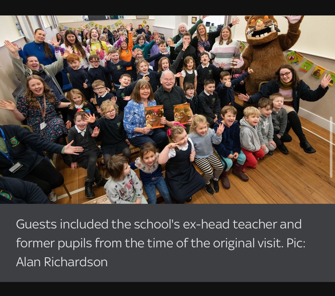 AuchterhousePS's tweet image. A wonderful day with Very Special Visitors, Julia Donaldson and the Gruffalo! Celebrating 25 years of this brilliant book with past and present pupils, staff and families! Thank you @ScottishBkTrust

#UNCRCArticle31 @AngusCouncil 

news.stv.tv/north/julia-do…