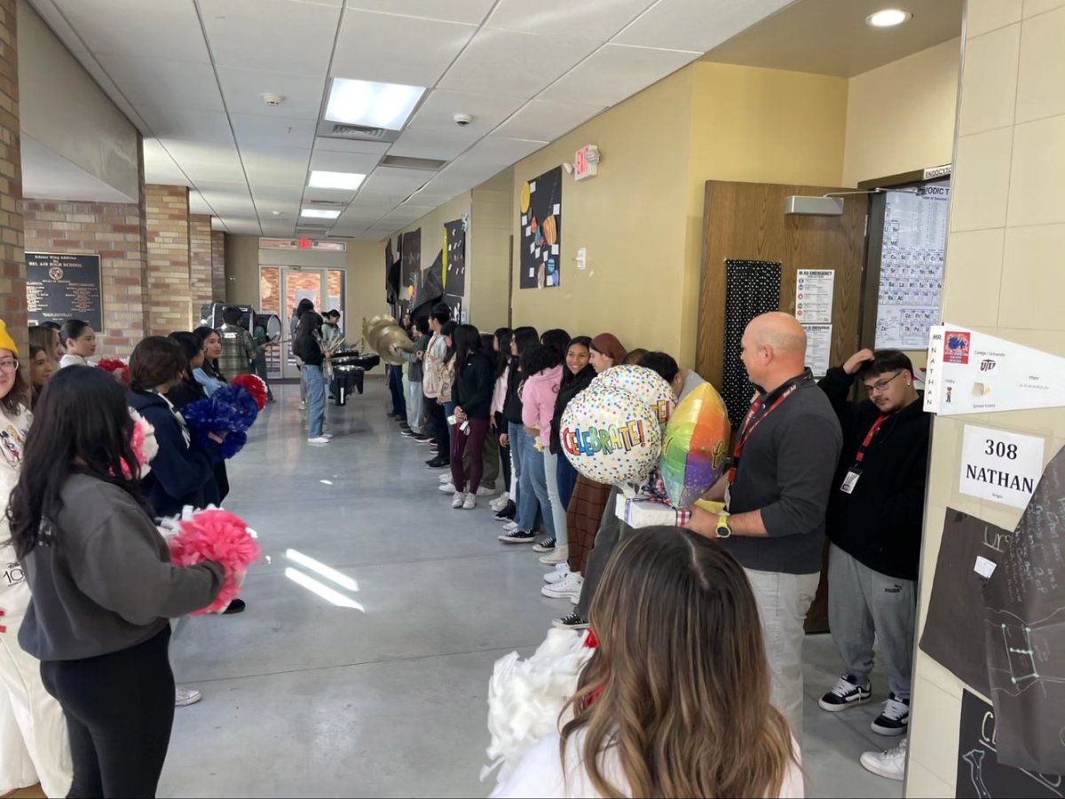 BelAirHigh's tweet photo. 🌟🏆 Exciting News! 🏀🔬 Mr. Nathan is Bel Air High School's Teacher of the Year!
Big applause for Mr. Nathan, our phenomenal science teacher &amp; coach extraordinaire! 🍎👨‍🏫 His passion for education and coaching is unmatched. 🎉👏
#BigRedPride #LoyalForever #THEDISTRICT https://t.co/X7JTHYZ5gf