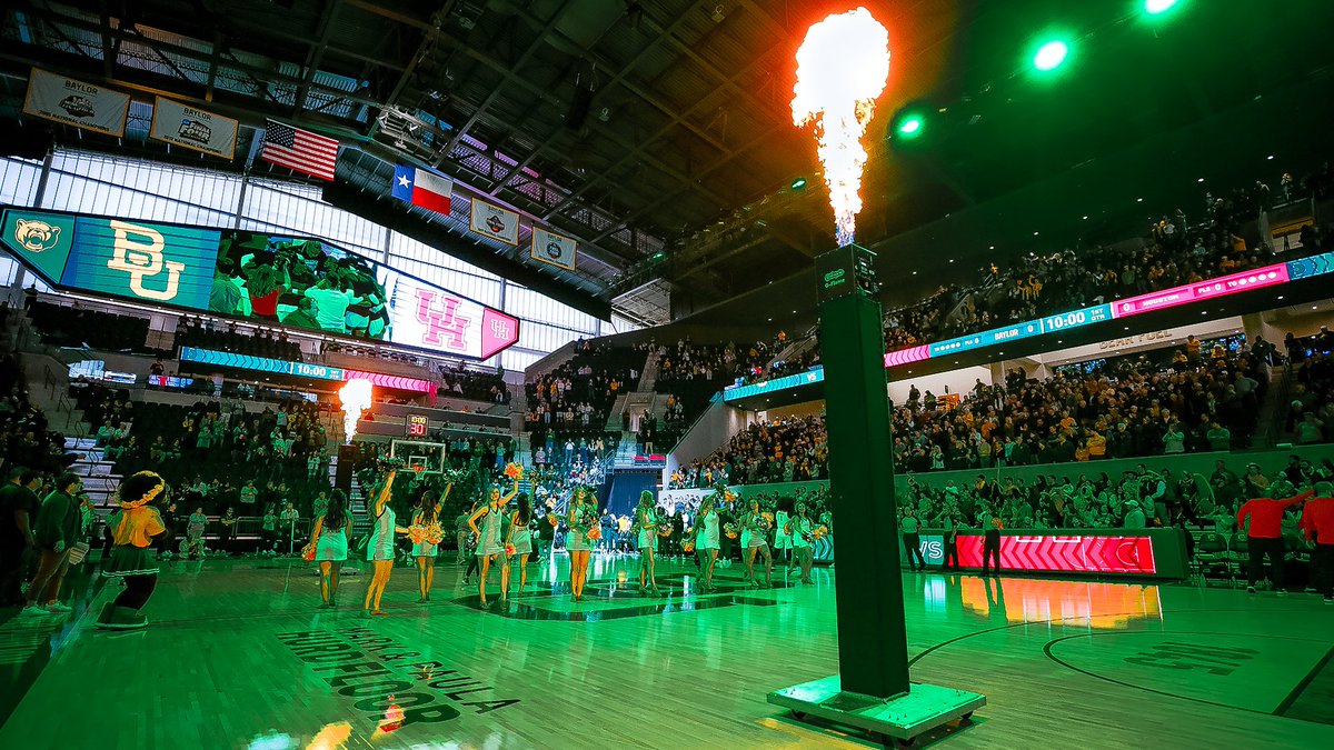 MattNorlander's tweet photo. Baylor—one of CBB's best programs—opted into building a cozier, high-tech arena and will likely see big benefits in going smaller.

Many a school w/ a 12,000-plus seat barn that has the ability to downsize should do so ASAP and follow Baylor's lead. Story:
https://t.co/jduZ9yEIRu https://t.co/heGyBBAM7y