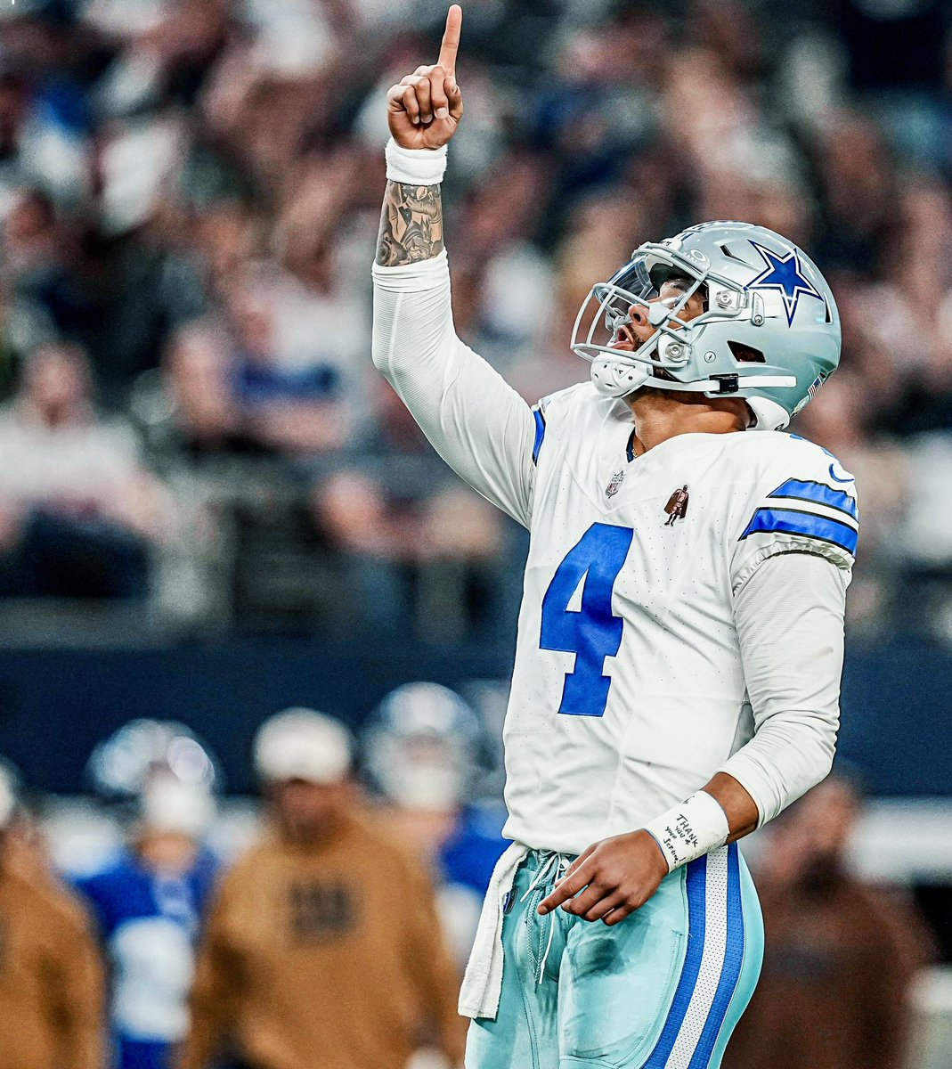 Outl✭w tweet media