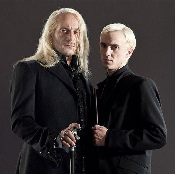 SeriesUpdateFR's tweet photo. Tom Felton et Jason Isaacs, 21 ans après la sortie du premier Harry Potter.🪄 https://t.co/iXSXuwObHw