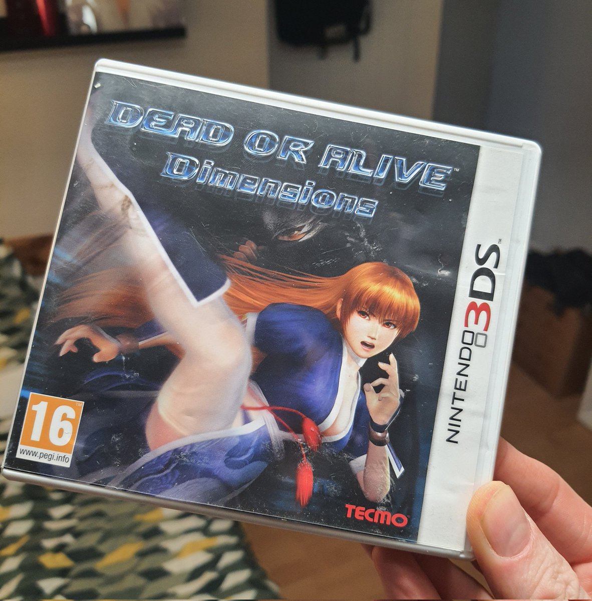leighwynne33's tweet photo. I'm getting back into handheld gaming recently, playing my #3DS again... So, I picked up two games I  had a long time ago...  #DeadOrAliveDimensions which is a fantastic portable fighter &amp; #SporeCreatures from #DS one of my favourite DS games! 😍 https://t.co/xZ3qHzvJZy