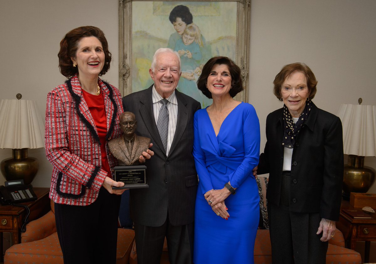 #OTD: We honored President #JimmyCarter with our most prestigious honor, the LBJ Liberty and Justice for All Award. Read more: lbjaward.org/2016-liberty-j… 📷 Michael A. Schwarz | 01/13/2016 | L-R: Lynda Johnson Robb, President Carter, Luci Baines Johnson, Rosalynn Carter