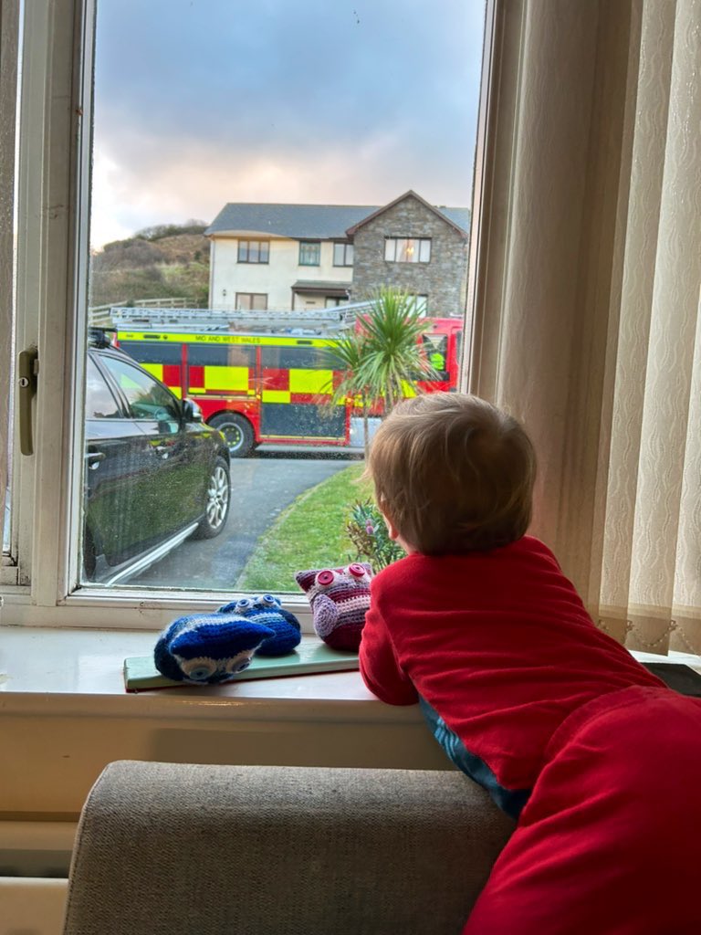 Grateful to the team at <a href="/mawwfire/">Tân CGC / MAWW Fire</a> &amp; <a href="/GorsafS/">Gorsaf Dân Aberystwyth / Fire Station</a> for their speedy response today after my washing machine started smoking and sparking! 🙈 amazing team and made one little boys day at the same time as making sure we were safe 🤩