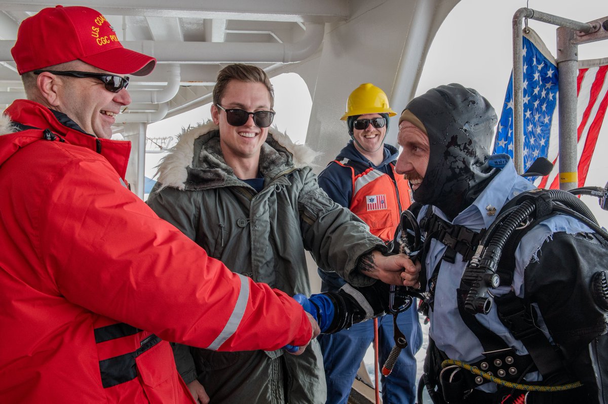 USCGPACAREA's tweet photo. Chilling feats in Antarctica! This week, @USCG divers conducted the 1st dive ops of 2024 aboard USCGC Polar Star while in McMurdo Sound supporting #ODF24. The divers held an under-the-ice advancement, a historic FIRST for Coast Guard divers in Antarctica! #USCG #CGatSea https://t.co/1FW92NnbEp