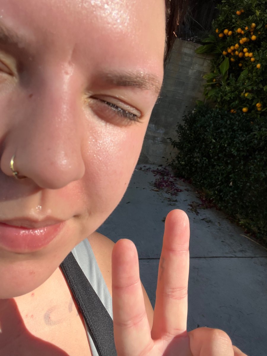 sweatingagain tweet picture