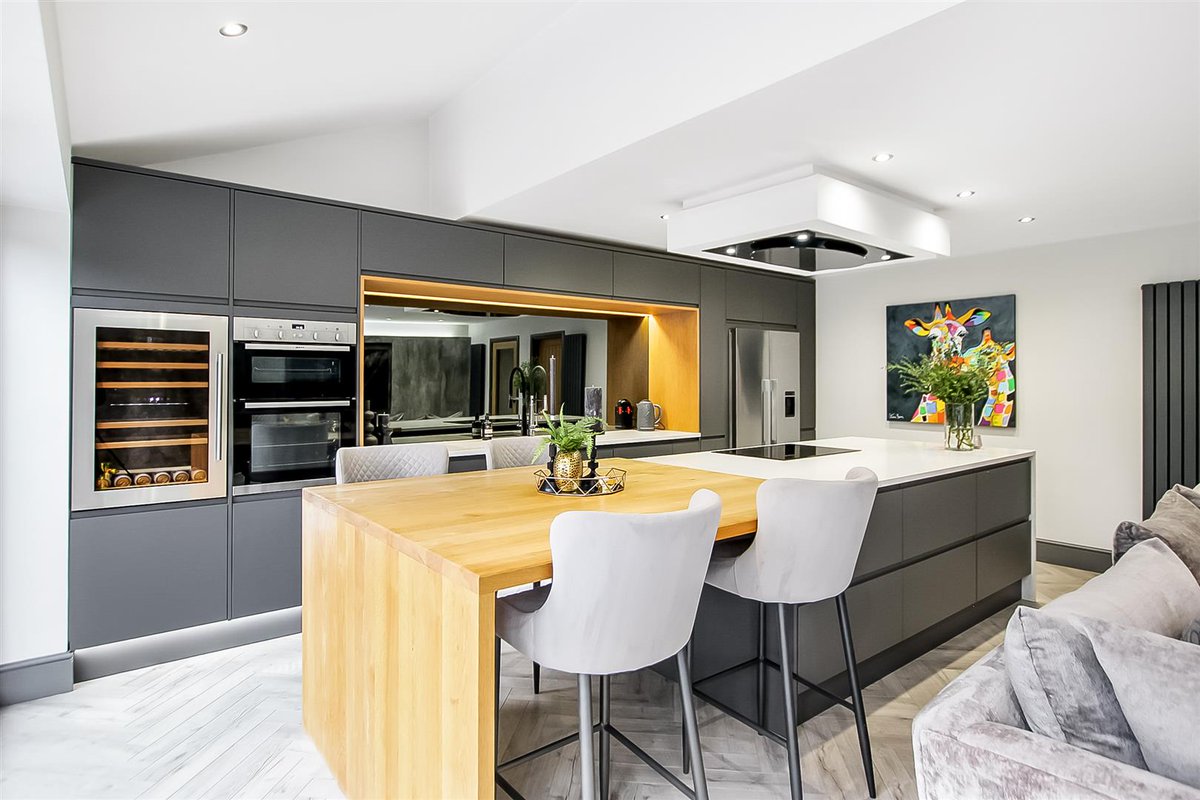 TheCarverGroup's tweet photo. ✨ 𝐍𝐄𝐖 ✨

This is a stunning property in an exclusive gated development in Newsham, Darlington.

With a large living/kitchen area, lovely sitting room, 4 bedrooms, en-suite, family bathroom, walk-in wardrobe, and landscaped rear garden.

🏡£425,000
➡️https://t.co/tBO4LueXOu https://t.co/mX1kAu8MPG