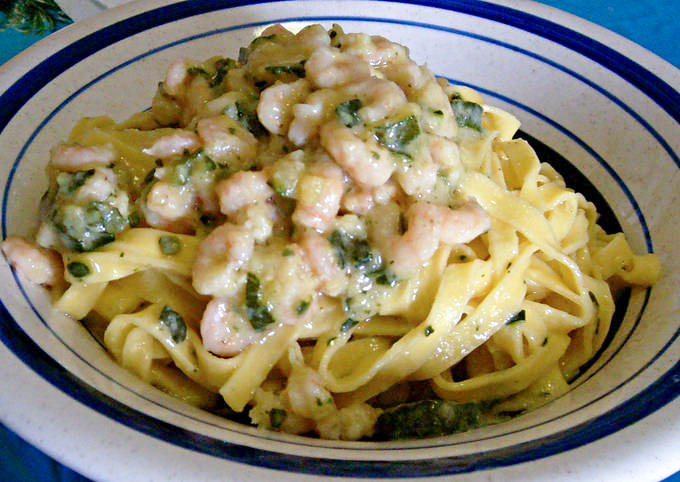 mercontrol's tweet image. ¡Disfruta de esta deliciosa y cremosa opción de pasta sin gluten con sabores mediterráneos! En esta receta elaboramos un plato de fettuccine alfredo con gambas y calabacín

Ya disponible en el Instagram de Sam Mills 😀