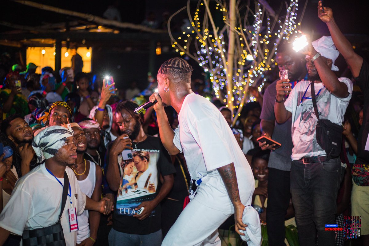 Theophilus_Ta's tweet photo. “All i want is some peace of mind; See no evil, I see no man.”

@DukuFestival 24 ✅

#Nii_Upness https://t.co/BJ2dAlq7oW