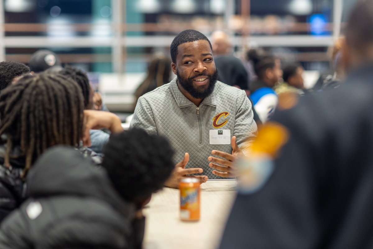We teamed up w/ CL3 Alliance for Conversations for Change. Local youth, law enforcement, &amp; pro sport teams reps discussed how sports can help them build bonds &amp; work together towards their vision of a stronger CLE!

Thanks to the <a href="/ClevelandBrowns/">Cleveland Browns</a> for hosting us!

📸 <a href="/vividcle/">Jiheon</a>