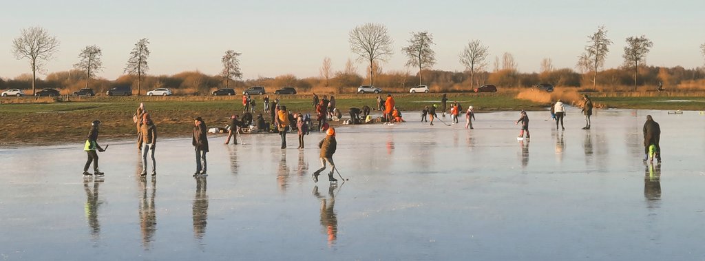 klaaswillemb's tweet photo. Schaatsen op #natuurijs bij het #Easterskar vanmiddag, prachtig ijs bij een afnemende oostenwind #ijspret #flitswintertje @MeteoRoodescho1 @janvissersweer @Alpenweerman @Antonio55149220 @Jelmergraaff @grootheerenveen @Official_WXUK @WintersportLive https://t.co/StckzHL9CV