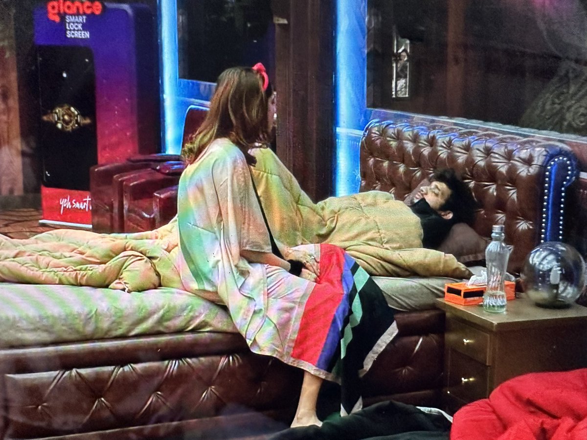 AartiM18's tweet photo. I feel it was solely n solely Ankita’s genuine efforts that all this clarity came out from both the sides today

Ayesha said all she had inside her n finally Ankita convinced Munawar to speak in front of everyone. 

AAI BABA KI SHAAN ANKITA
#StayStrongAnkitaLokhande
#BiggBoss17 https://t.co/fNDZHUiNJd
