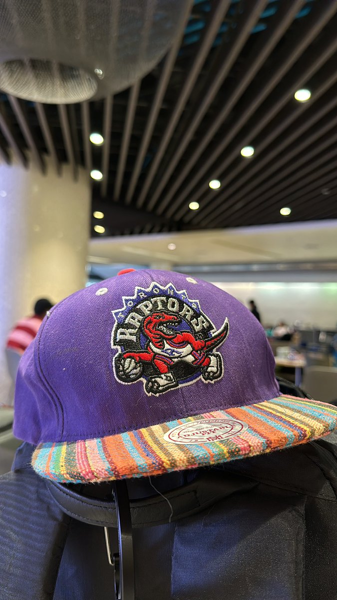 _ge0f's tweet photo. Flew 7,000+ miles to watch @Raptors vs Clips courtside. 
@ScottBarnes561 can’t wait to watchuu!!! Beat em clean today. https://t.co/x3m3lqvxq6
