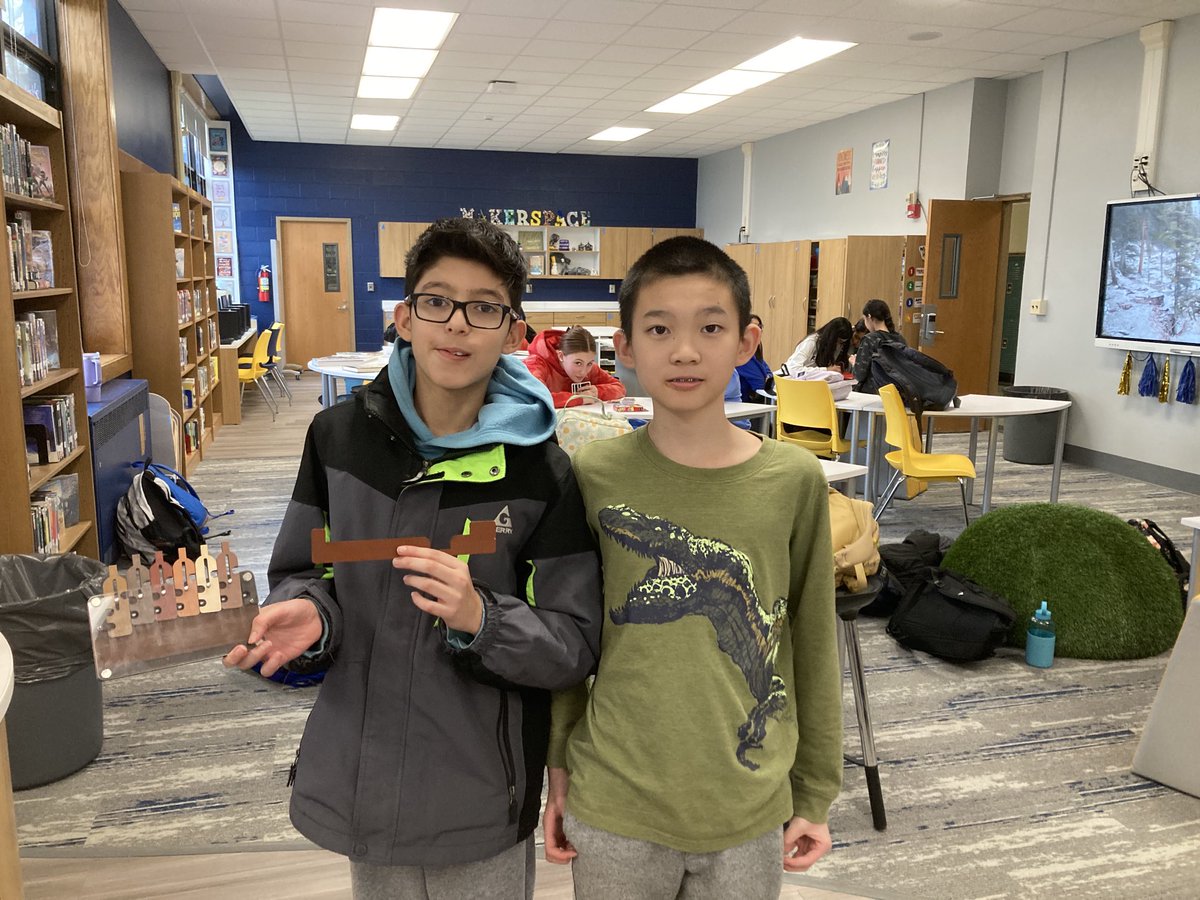 BethpageJFK Library (@jfkmslibrary) on Twitter photo <a href="/JFK_Bethpage/">JFK Middle School</a> students were able to solve the difficult “waiter’s tray” puzzle during 7th period lunch! 🧩 <a href="/JFK_Bethpage/">JFK Middle School</a> students were able to solve the difficult “waiter’s tray” puzzle during 7th period lunch! 🧩