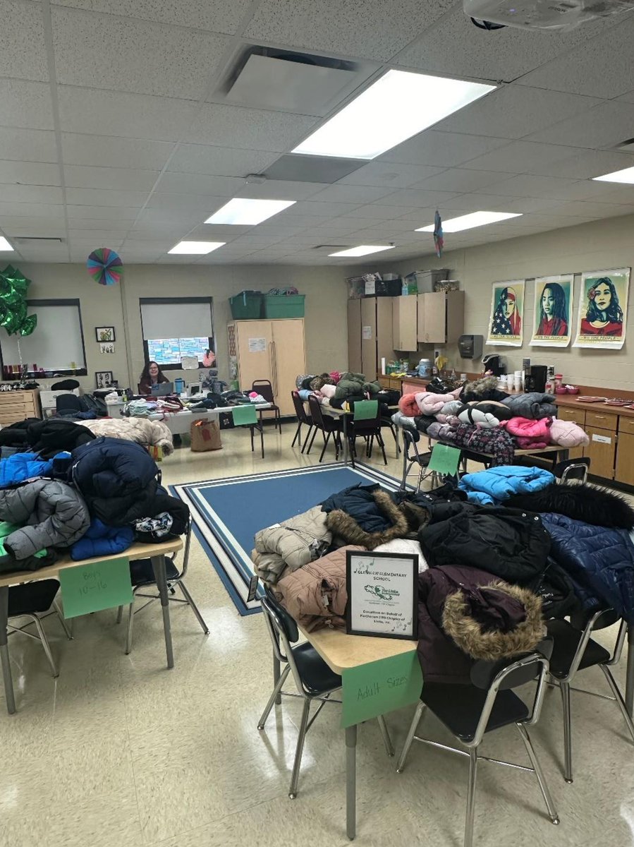 A huge thank you to our very own Dr. Dixon-Tillery and the Parthenon (TN) Chapter of Links, Inc. for helping our Glenview students stay warm this winter! ❄️ ❄️

The organization donated a large number of warm coats, hats, and gloves to share with our students! ❄️ ❄️