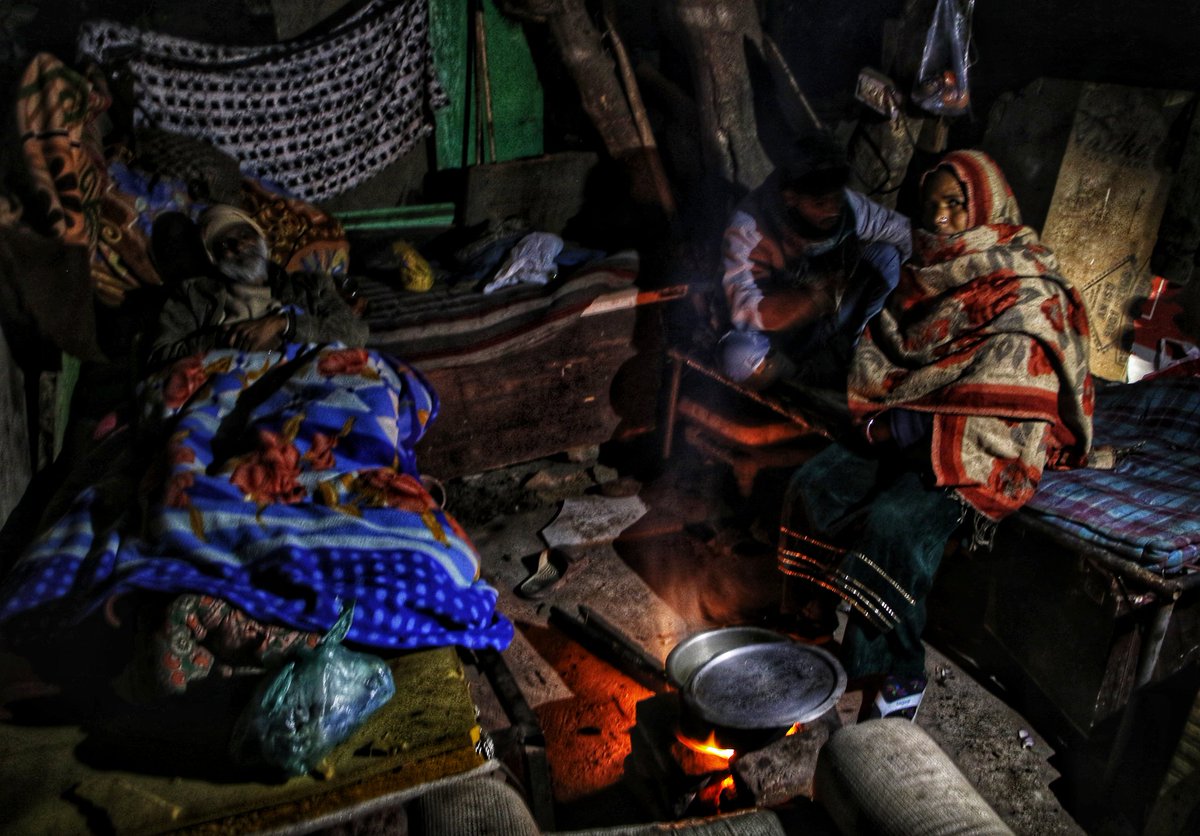WasimSarvar's tweet photo. #Homeless people sit around a #Bonfire to #warm themselves on a #coldwinternight at #Mathuraroad #Nizamuddindemolishedarea, the roof over their heads #demolished amid the biting cold of December #antiencroachmentdrives over the last few weeks in new Delhi on Wed, Jan 10, 2024. https://t.co/yCcTG61JQz