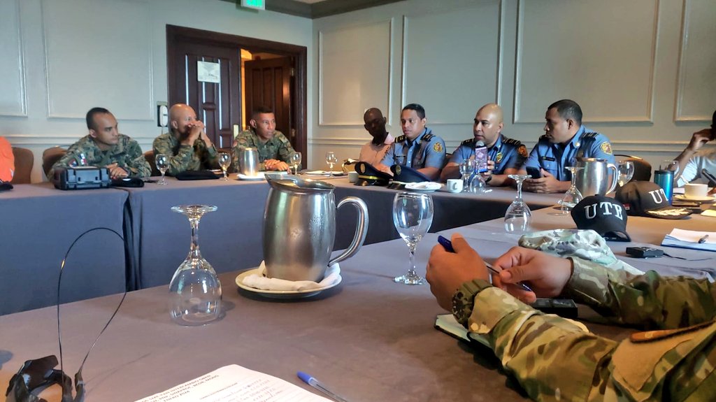 BCBRP's tweet photo. Miembros de la Brigada de Respuesta a Incidentes con Materiales Peligrosos #MATPEL participan en reunión con representantes de la Guardia Nacional de Missouri para el intercambio de información sobre ataques con armas químicas y nucleares y coordinar futuras capacitaciones. https://t.co/CaLYysVFic