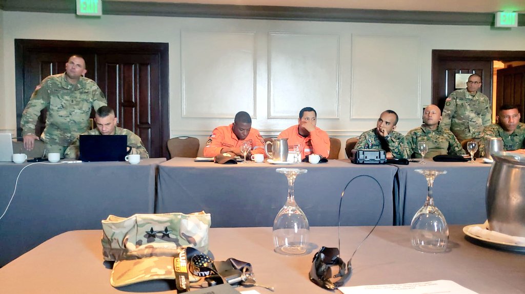 BCBRP's tweet photo. Miembros de la Brigada de Respuesta a Incidentes con Materiales Peligrosos #MATPEL participan en reunión con representantes de la Guardia Nacional de Missouri para el intercambio de información sobre ataques con armas químicas y nucleares y coordinar futuras capacitaciones. https://t.co/CaLYysVFic