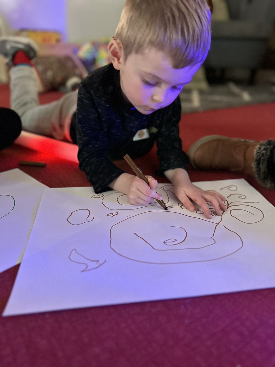 BG_FoxCubs's tweet photo. We love mark making in all kinds of places and spaces. #BGWriting #BGEYFS https://t.co/odNkJtYeYk