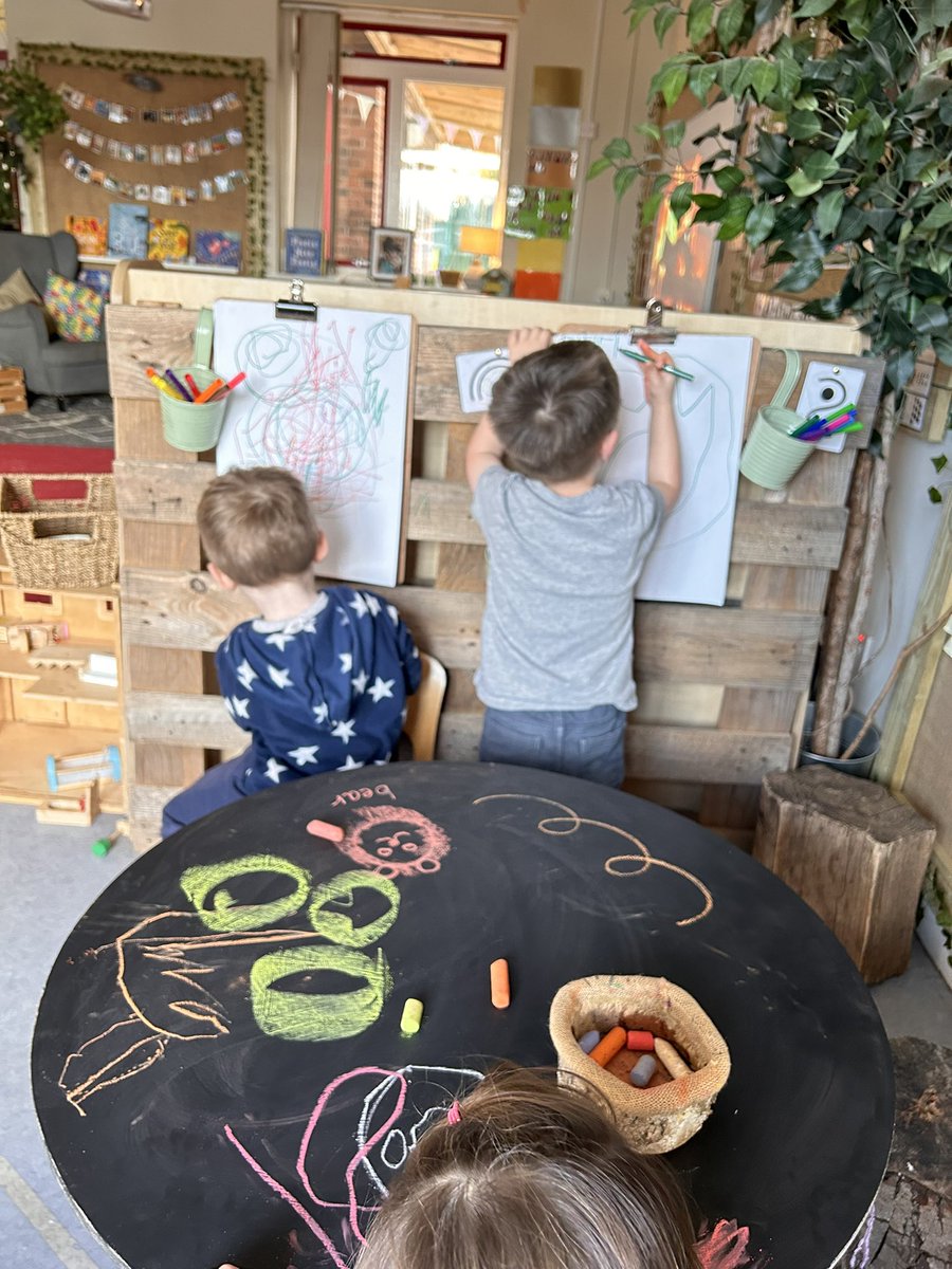 BG_FoxCubs's tweet photo. We love mark making in all kinds of places and spaces. #BGWriting #BGEYFS https://t.co/odNkJtYeYk