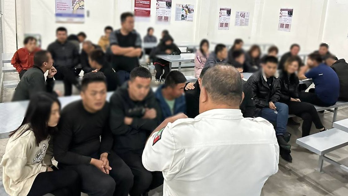 TiempoDigitalMx's tweet image. #Enero2024 Localizan cerca de 40 #migrantes chinos en un autobús. Fueron asegurados por personal del #INAMI en #Tlacolula, #Oaxaca.