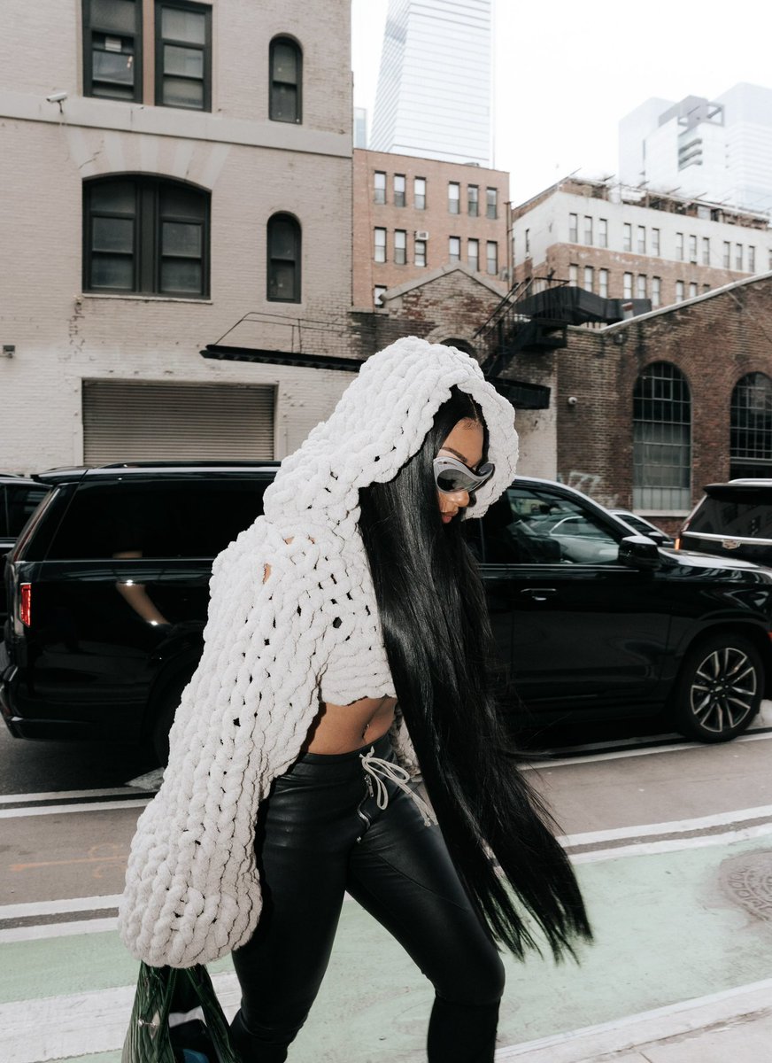 theestallion's tweet photo. NYC❤️📸 https://t.co/h974oYPpTq