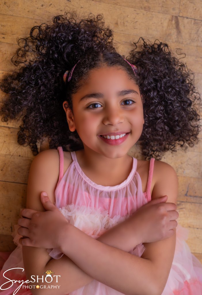 BabyNurseA's tweet image. Are you in the UK and you need a UK-based photographer to make your memories POP?! 
Worry no moreee!!
Let's turn your moments into art with SoyeSHOT behind the lens! 
Send a DM for Enquiry #FreezeTheMoment
#UKPhotography 
#CaptureTheMoment #UKPhotographer