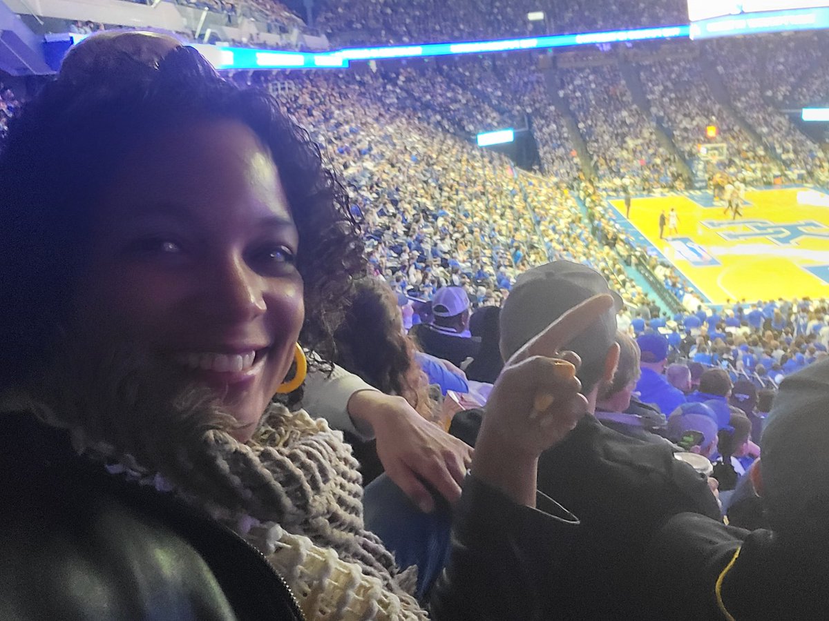 DeniseWX's tweet image. Drove to Lexington last night in the middle of a mean area of low pressure to support @CoachSEEWHY12 and @coachdgates because once a Nole always a Nole 🫶🏾🍢🙌🏾 #NoleFamily #GoMizzou