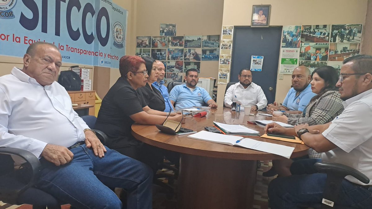 SITCCOR's tweet photo. Este día se instala la Junta Directiva del #SITCCOR electa para el periodo 2023 - 2024, con el objetivo de seguir trabajando en favor de todos los trabajadores de la @CortedeCuentas especialmente en favor de nuestros afiliados, @FrankAyalaSv @FesipaesO @ConfederacionI1 https://t.co/p0JlCcgGTf