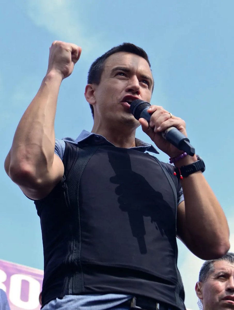 eduardomenoni's tweet photo. 🚨| El Presidente de Ecuador, Daniel Noboa anunció la deportación de 1.500 extranjeros que están en las cárceles, "la mayoría colombianos, peruanos y venezolanos". 🇪🇨 Dijo que no van a mantener a criminales extranjeros. 👏🏼 Yo apoyo esta decisión ¿y tú? https://t.co/O0FUkueBk3
