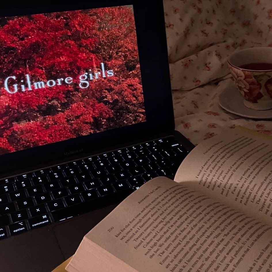 vitoriwstudy's tweet image. 𓂃 ‧₊˚✩ livros lidos de 2024 ⋅˚‧ ୨୧ ‧˚ ⋅