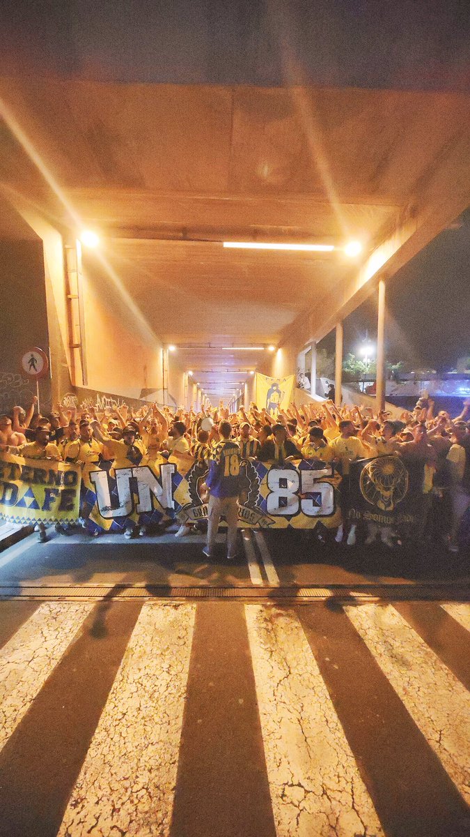 HectorUDLP85's tweet photo. Bueno. Derby sin sentido y jugadores que no pusieron esos huevos que debían poner siendo un derby. 
El pasado pasado está y ahora a enfocar nuestro objetivo en la permanencia, que te pones a mirar la tabla y piensas... Pues no sé está tan mal aqui 💙💛.

A por todas amarillos 💛 https://t.co/1tKcpZ1TuS