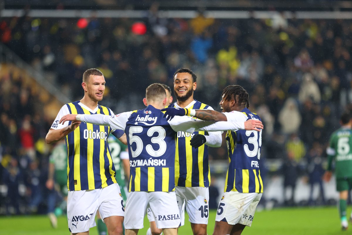 Fenerbahce_EN's tweet photo. We love y'all! 🫶 https://t.co/nU5hIPFspl