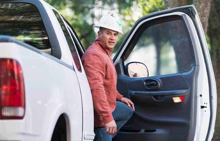 SafetyHealthMag's tweet photo. Employee or independent contractor? @USDOL publishes final rule. https://t.co/AabMeFrCFZ https://t.co/YP9fftFJdz