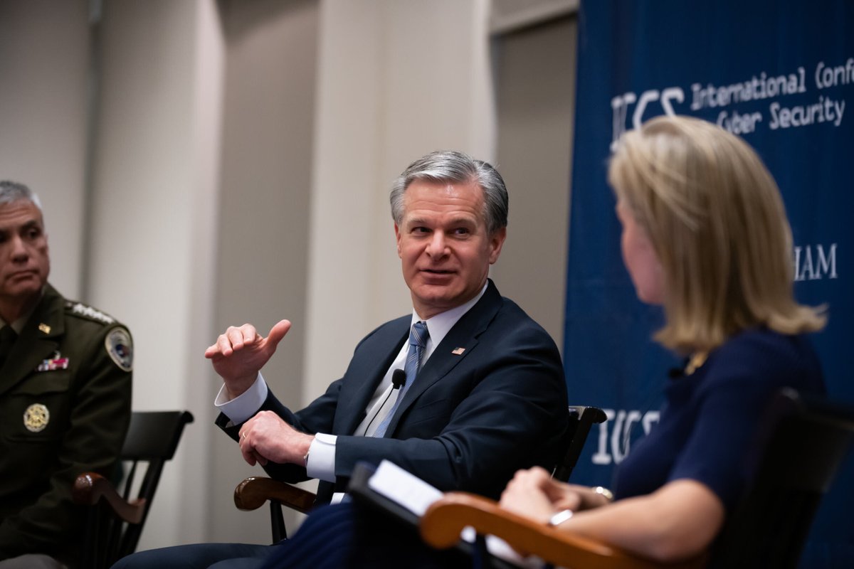 Yesterday at @ICCSNY, #FBI Director Wray participated in a fireside chat with NSA Director & US Cybercom Commander Gen. Nakasone to highlight the Bureau's and NSA's partnership in defending our nation from #cyber intrusions and attacks. ow.ly/R2PE50QpGYZ