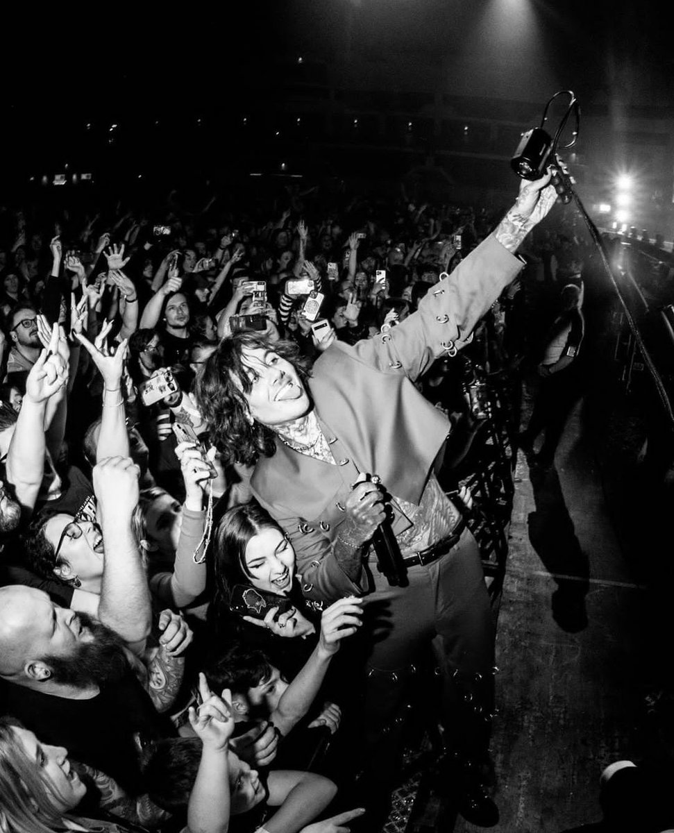 BMTH_BRA's tweet photo. A 𝙉𝙚𝙓 𝙂𝙀𝙣 Tour começou 🔥

📸 Jonti Wild https://t.co/AFn0AC4UrI