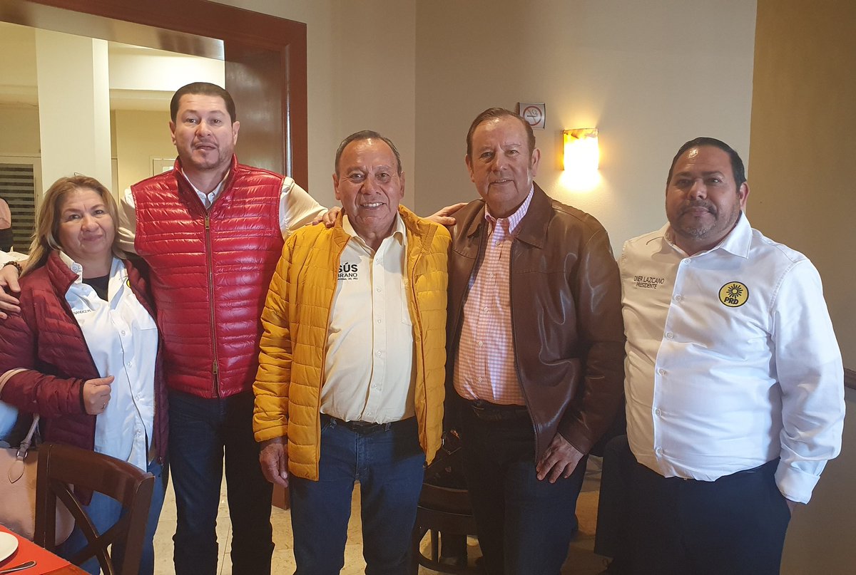 Con buenos amigos de la Coalición #FuerzayCorazónporMéxico apoyando a <a href="/XochitlGalvez/">Xóchitl Gálvez Ruiz</a> #AarónIrízar