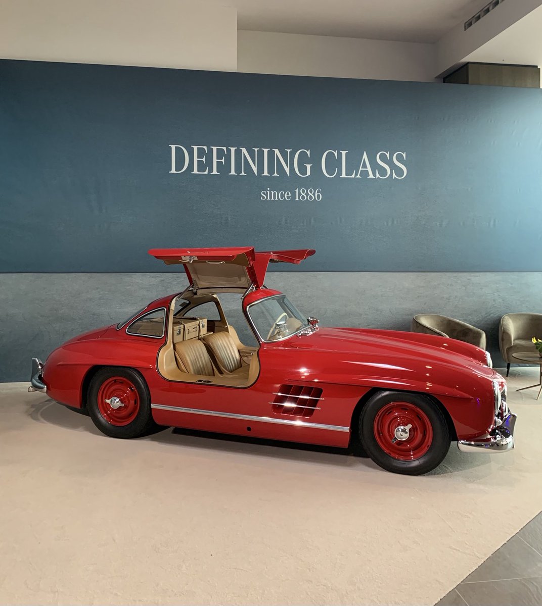 Endless beauty #Brussels #Stardays #MercedesBenz #300SL ⁦@MBBE_NL⁩