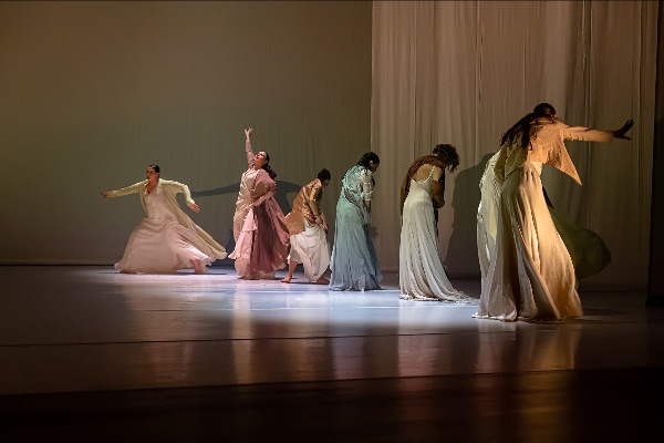 Nieuw jaar, nieuwe kansen!
Een mooi moment om nieuwe kansen te pakken met een bezoek aan Particles of God op 20/1 in Zwolle of 25/1 in Maastricht. 
Tickets &amp; Info: mailchi.mp/isabellebeerna…
Fotos: Kim Vos