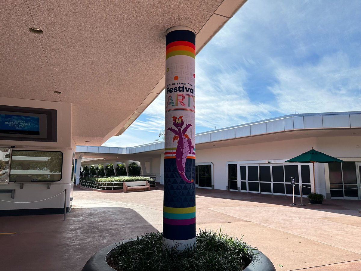 WDWNT's tweet photo. 🎨 The park entrance is decorated for the EPCOT International Festival of the Arts starting on Friday, January 12th https://t.co/a1vfAuh5Do