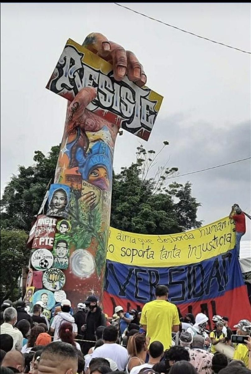 Rincon001A's tweet photo. No más monumentos a la delincuencia !

Quieres qué tumben esté adefesio ?

Si ❤
Por  supuesto 🔁 https://t.co/ygZyGdEA7P