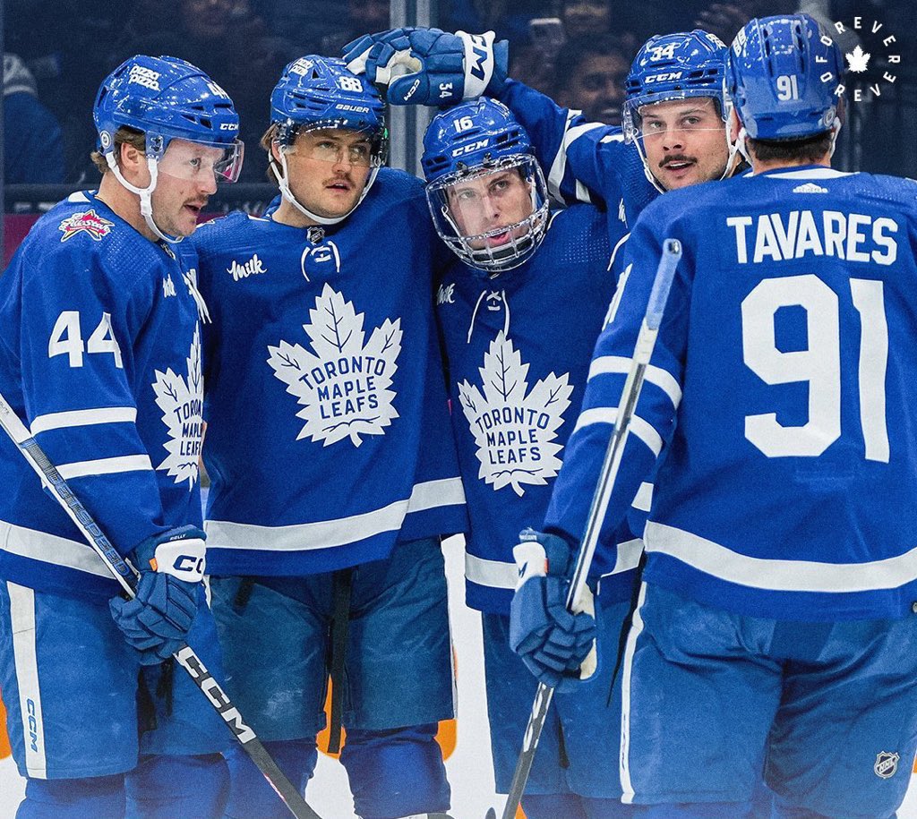 anglorelai's tweet photo. LEAFS NATION HOW BAD DO YOU WANT IT??!
RETWEET TO SEND OUR BUDS TO THE ALL STAR GAME 🌟🌟🌟

TODAYS VOTES COUNT AS 2X

#NHLAllStarVote William Nylander
#NHLAllStarVote Morgan Rielly
#NHLAllStarVote John Tavares
#NHLAllStarVote Mitch Marner https://t.co/TkQnMYyFaA