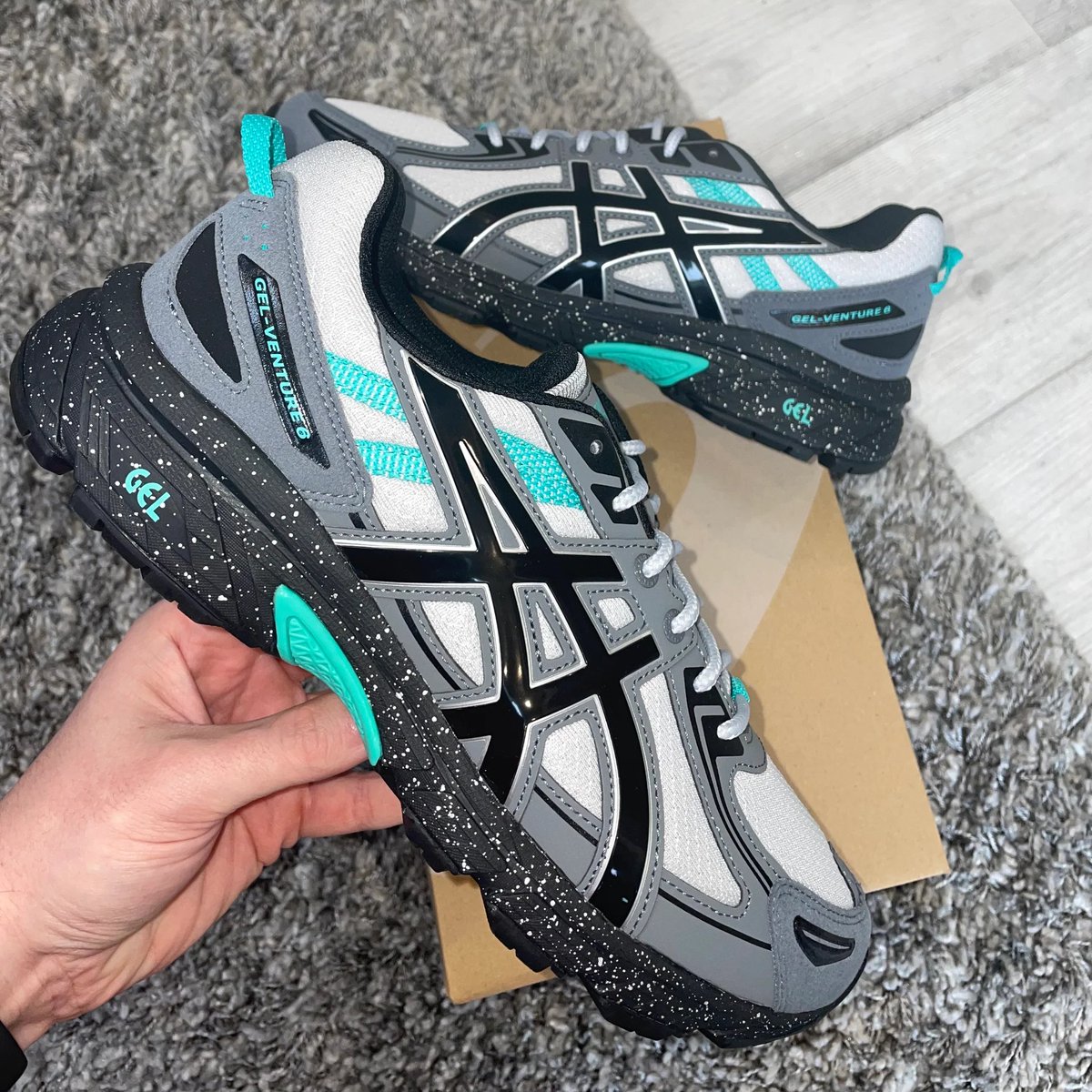 RESTOCK: Asics Gel-Venture 6 'Mid Grey'
Get yours BELOW RESELL. All sizes available.

BUY HERE > tinyurl.com/yrh4krmv