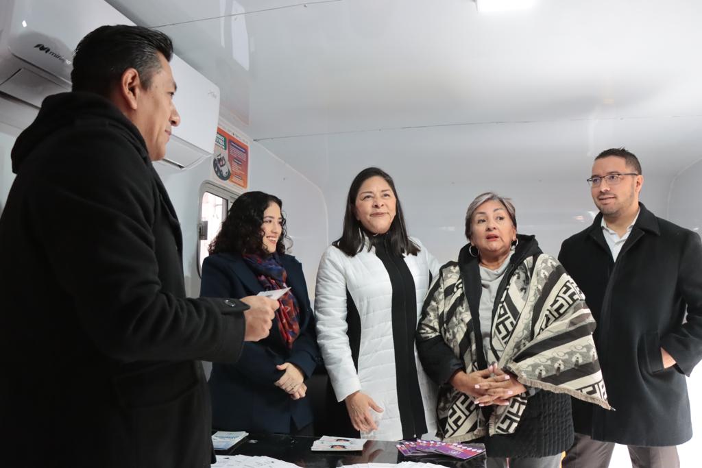 subjyal's tweet photo. En representación del gobernador @CuitlahuacGJ y del Encargado de Despacho de la @SEGOBVeracruz, Carlos Juárez Gil, el @subjyal @israel_roldan, presidió la inauguración de la unidad móvil de atención psicológica, jurídica y de trabajo del @VeracruzIVM #VeracruzMeLlenaDeOrgullo https://t.co/oR5f3Rx4pi