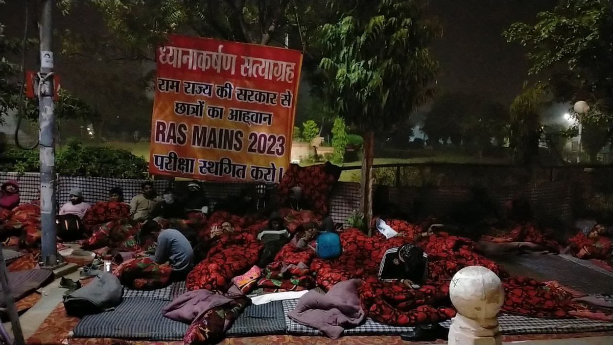 RAS मुख्य परीक्षा के लिए अभ्यर्थियों का कहना है कि इससे पहले हुई सभी RAS मुख्य परीक्षा के लिए कम से कम साढ़े पांच माह का समय दिया गया था..ये परीक्षा जो 27 व 28 जनवरी 2024 को प्रस्तावित है उसे कम से कम तीन माह के लिए आगे बढ़ाया जाए...⁦<a href="/RajCMO/">CMO Rajasthan</a>⁩
सर्दी में खुले आसमान के नीचे