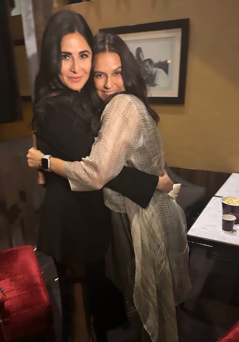 kardemommeee's tweet photo. neha dhupia shares pictures with katrina kaif and vijay sethupathi backstage at the merry christmas screening 💫

#katrinakaif #vijaysethupathi #merrychristmas https://t.co/RaB0UOcZMv